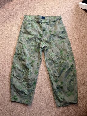 GAP Green Floral Print Barrel Jeans